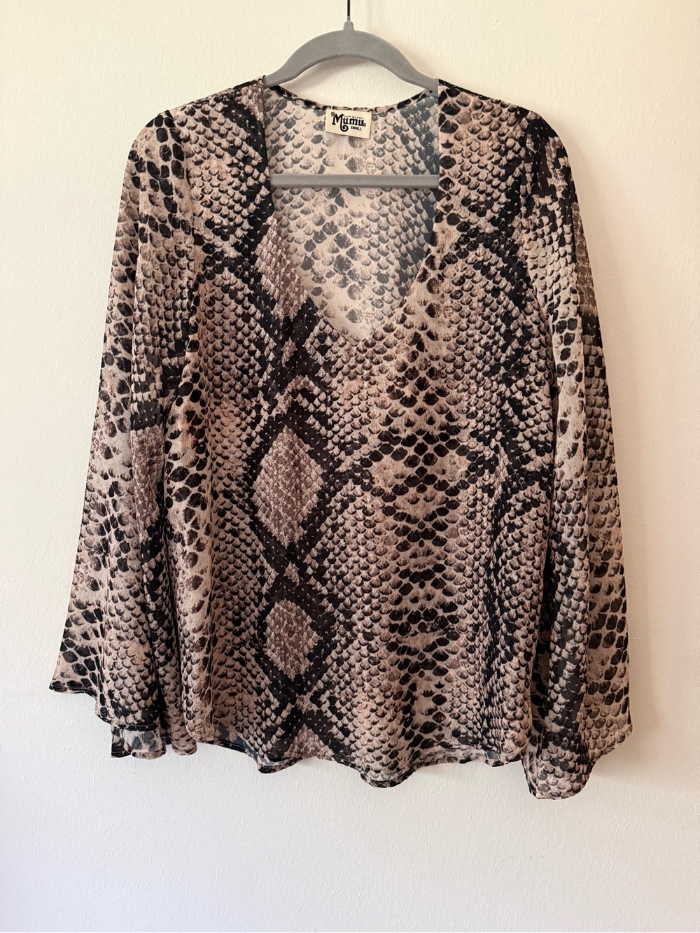 Show Me Your Mumu Lizzie Snakeskin Print Bell Sleeve V-Neck Tunic Top